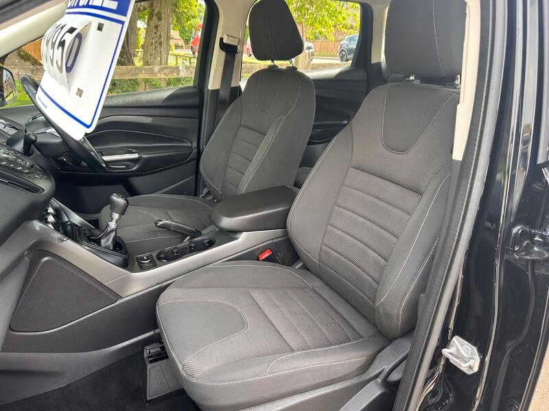 FORD KUGA