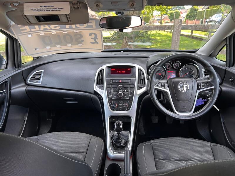 VAUXHALL ASTRA