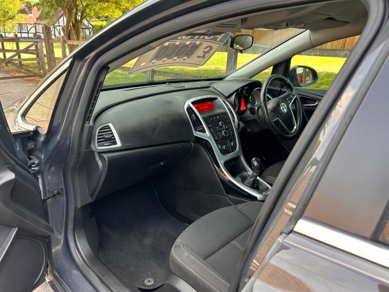 VAUXHALL ASTRA