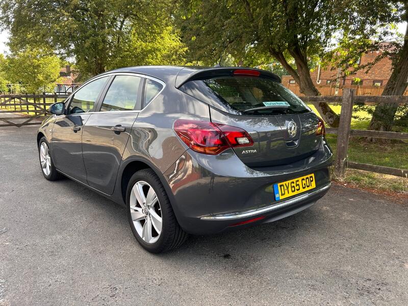VAUXHALL ASTRA