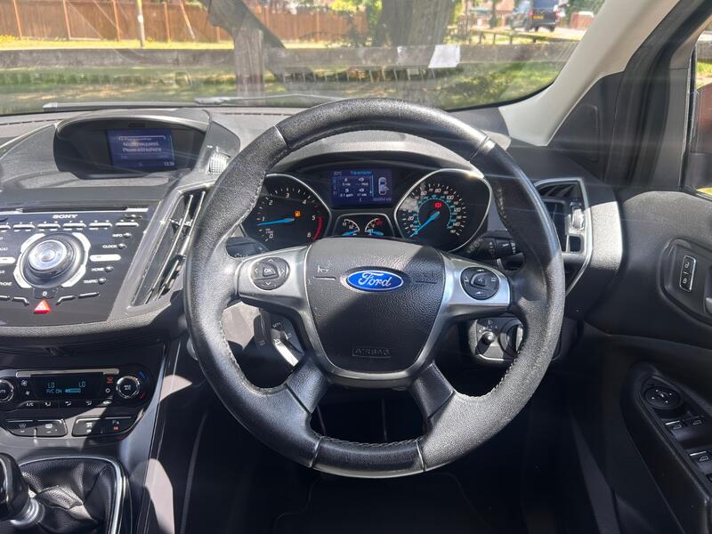 FORD KUGA