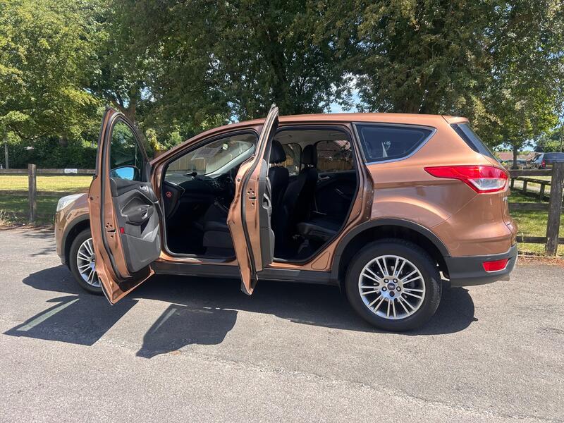 FORD KUGA