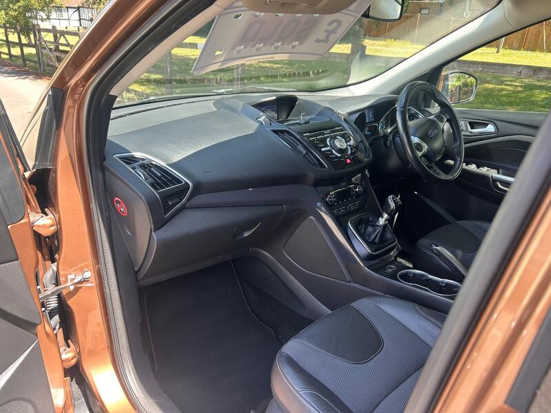 FORD KUGA