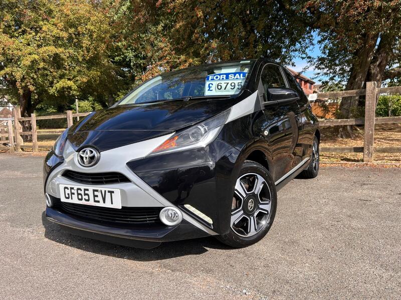 TOYOTA AYGO 1.0 VVT-i x-clusiv